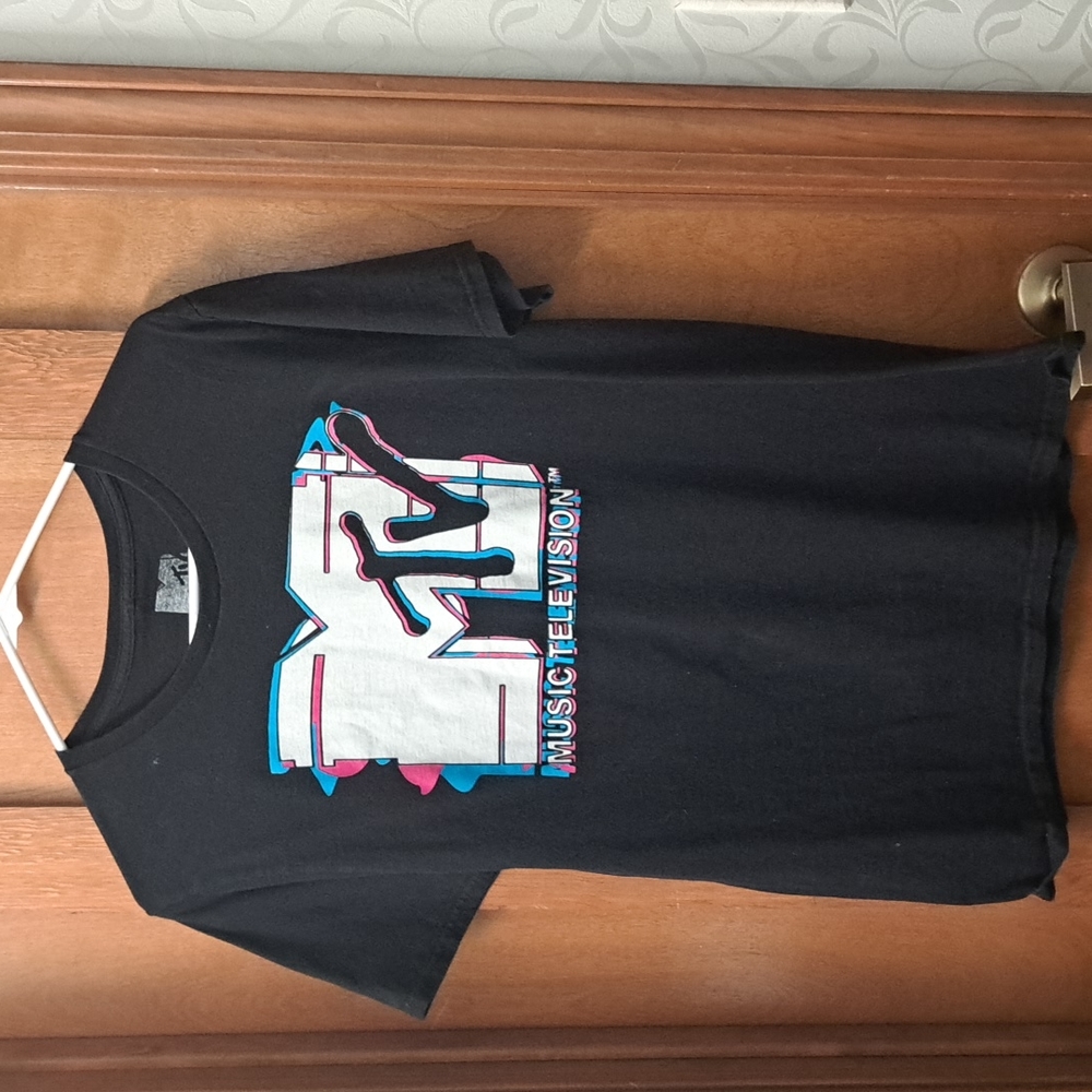 Vintage-style MTV t-shirt size M